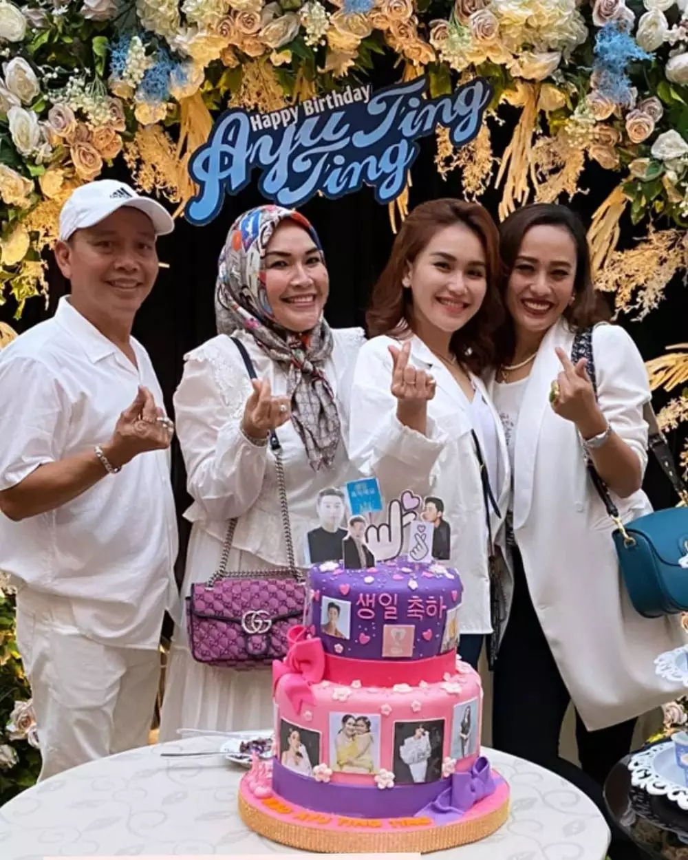 Potret kue ulang tahun 7 penyanyi wanita © berbagai sumber Potret kue ulang tahun 7 penyanyi wanita © berbagai sumber