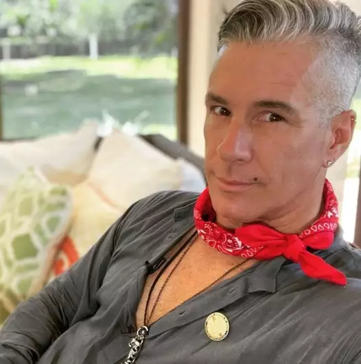 Potret terkini aktor telenovela populer di Indonesia dari berbagai sumber Potret terkini aktor telenovela populer di Indonesia dari berbagai sumber