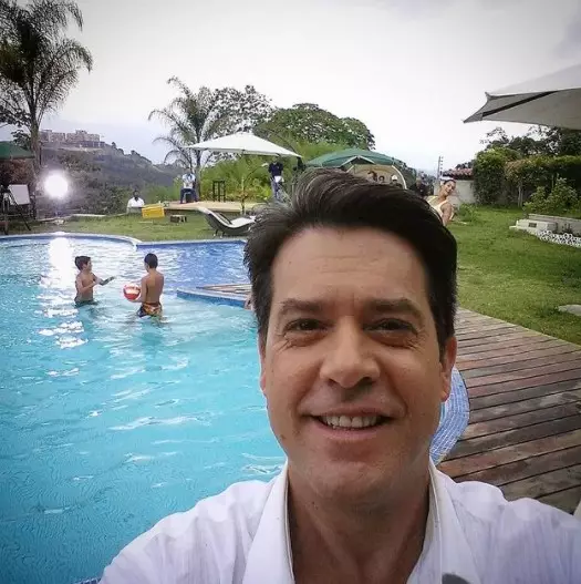 Potret terkini aktor telenovela populer di Indonesia dari berbagai sumber Potret terkini aktor telenovela populer di Indonesia dari berbagai sumber