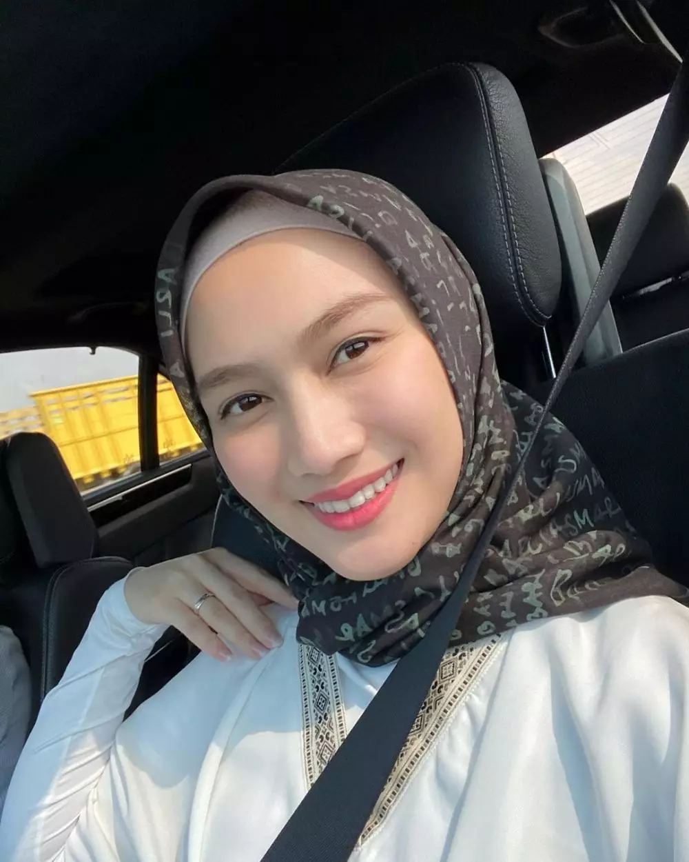 Mantan personel JKT48 pakai hijab © 2021 brilio.net Mantan personel JKT48 pakai hijab © 2021 brilio.net