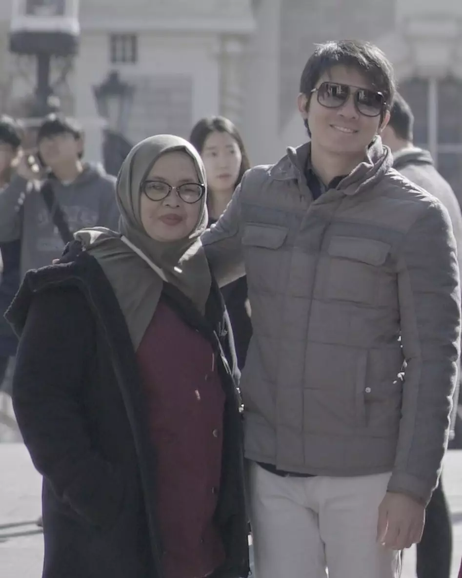 potret kenangan irwansyah dan sang ibunda © berbagai sumber