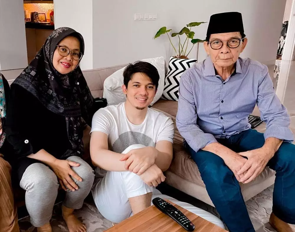 potret kenangan irwansyah dan sang ibunda © berbagai sumber