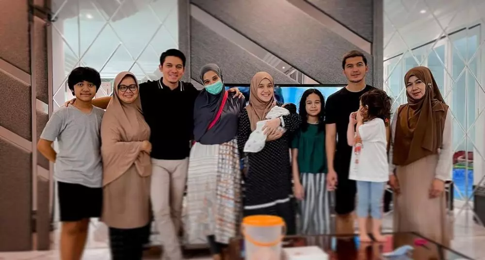 potret kenangan irwansyah dan sang ibunda © berbagai sumber