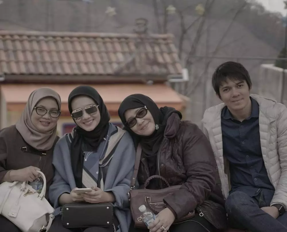 potret kenangan irwansyah dan sang ibunda © berbagai sumber