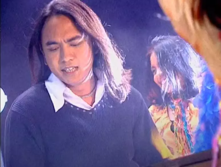 potret lawas suami presenter © YouTube