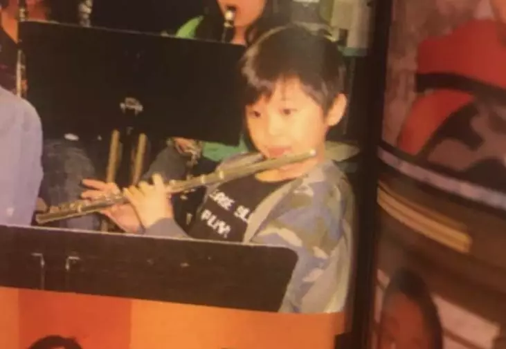 Potret masa kecil Mark Lee member boyband NCT dari berbagai sumber