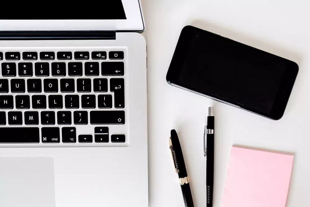 7 Kebiasaan yang bikin HP cepat rusak © 2021 brilio.net 7 Kebiasaan yang bikin HP cepat rusak © 2021 brilio.net