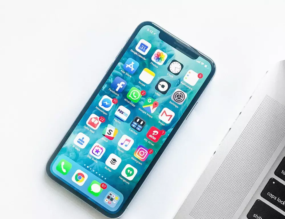 7 Kebiasaan yang bikin HP cepat rusak © 2021 brilio.net 7 Kebiasaan yang bikin HP cepat rusak © 2021 brilio.net