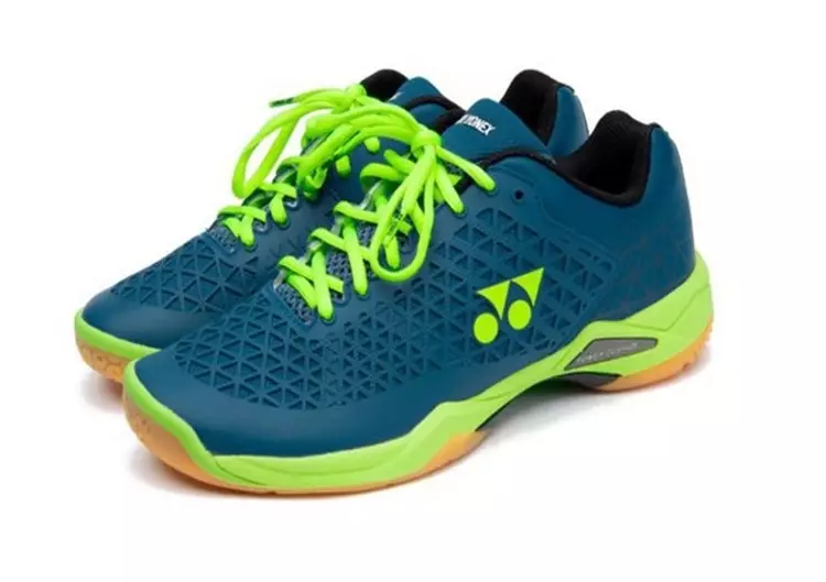 6 Rekomendasi sepatu badminton © 2021 brilio.net 6 Rekomendasi sepatu badminton © 2021 brilio.net