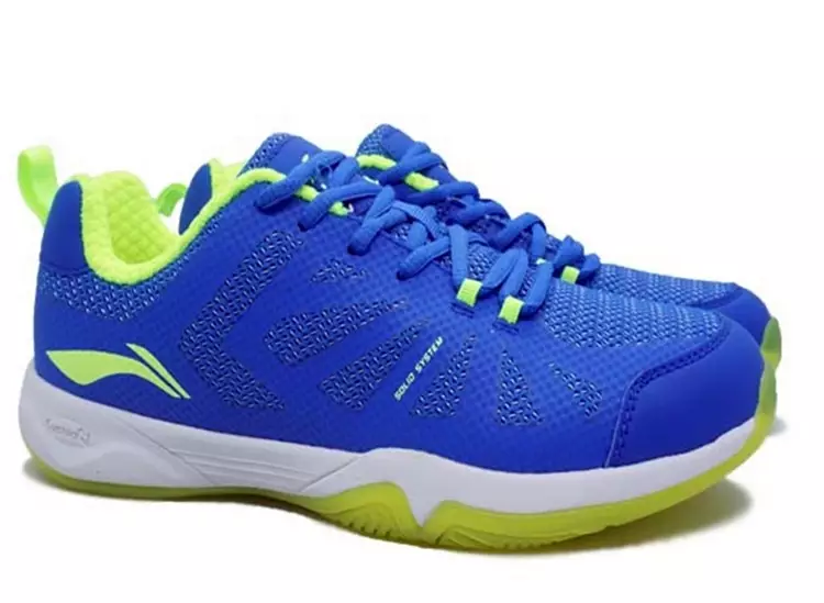 6 Rekomendasi sepatu badminton © 2021 brilio.net 6 Rekomendasi sepatu badminton © 2021 brilio.net