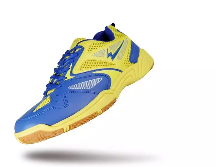 6 Rekomendasi sepatu badminton © 2021 brilio.net 6 Rekomendasi sepatu badminton © 2021 brilio.net