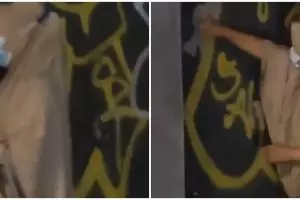 Aksi emak-emak bersihkan tembok dari vandalisme ini bikin salut