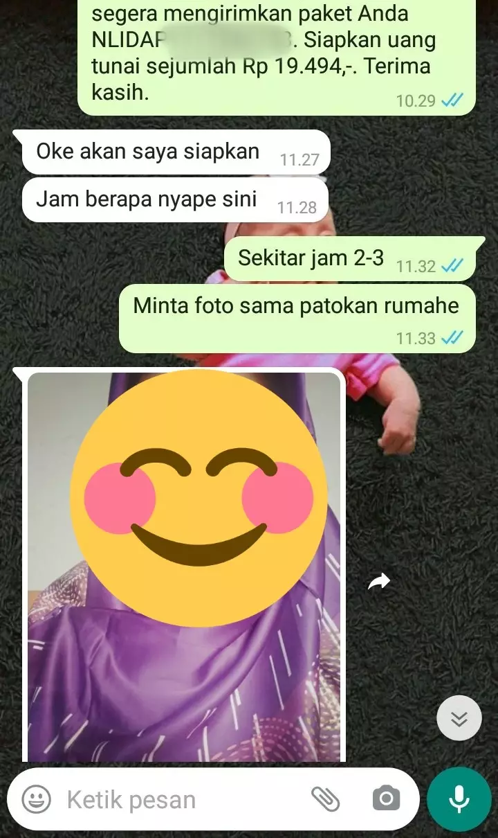penerima paket salah paham © Twitter
