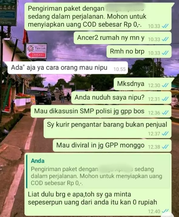 penerima paket salah paham © Twitter