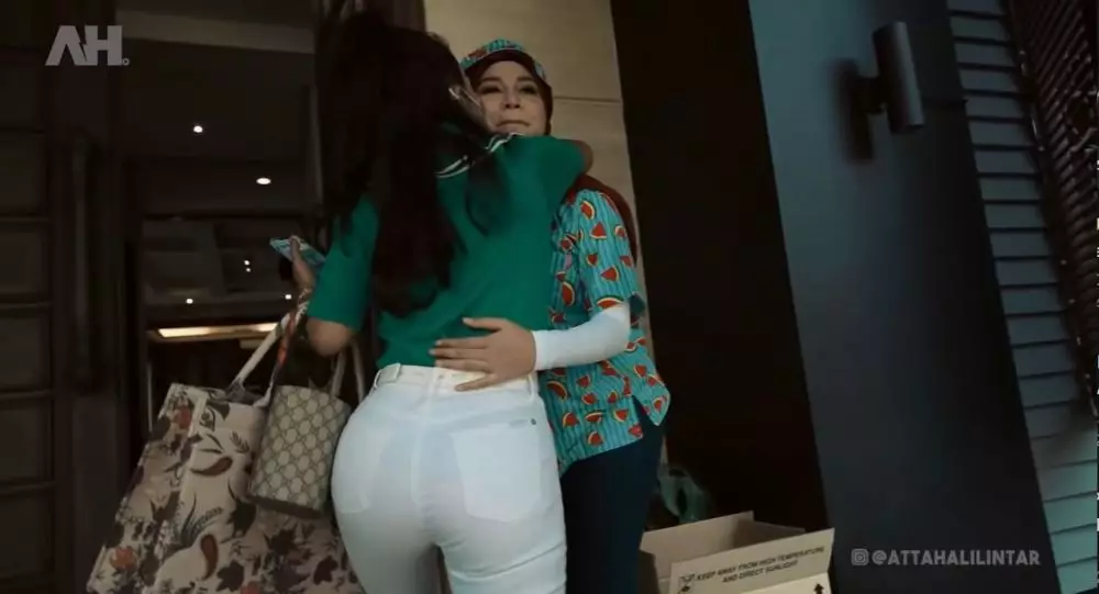 KD dan Kellen ke rumah Aurel © YouTube