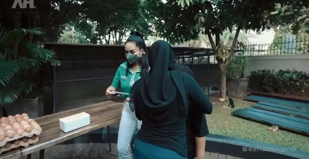 KD dan Kellen ke rumah Aurel © YouTube