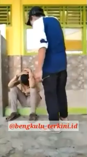 Viral aksi remaja SMP bully teman Instagram