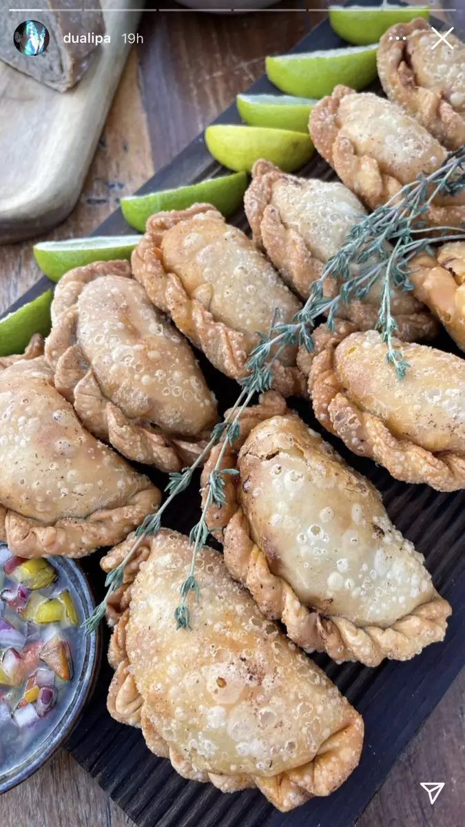 Dua Lipa pamer paste di Instagram Instagram