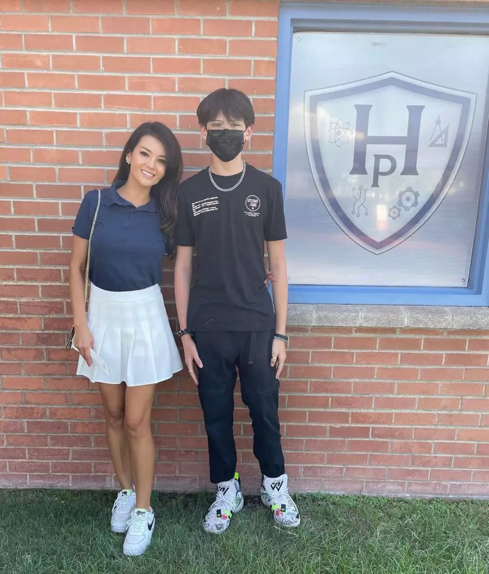 Farah Quinn ditawari masuk tim cheerleader Instagram