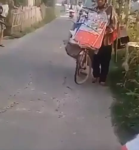 Aksi Emon lawan Begal © Istimewa