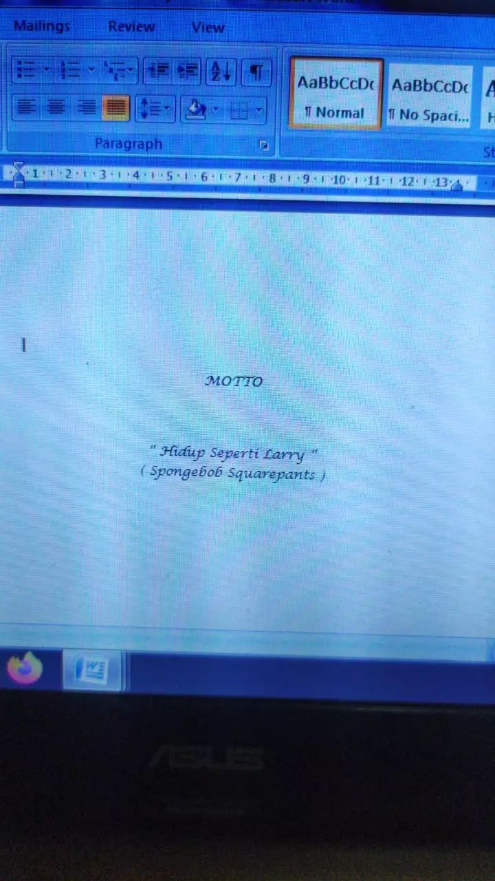 Tulisan di halaman motto skripsi © berbagai sumber Tulisan di halaman motto skripsi © berbagai sumber