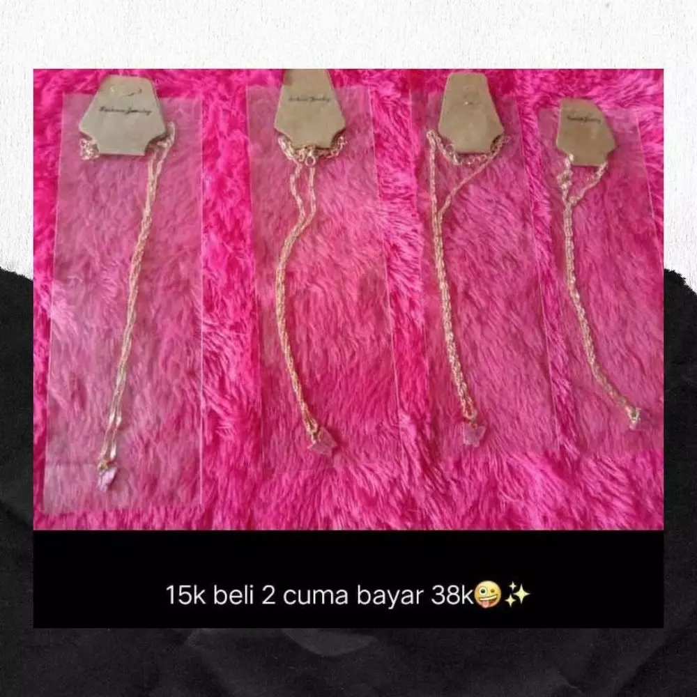 status WA lucu penjual online shop © 2021 instagram.com