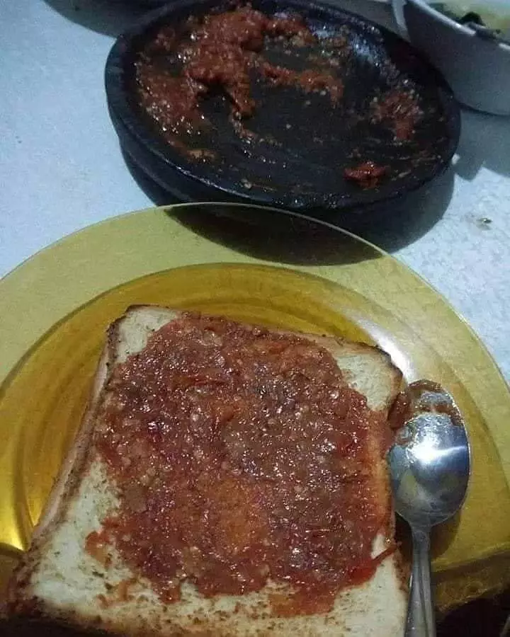 cara lucu orang makan sambal © 2021 1cak.com
