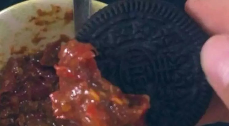 cara lucu orang makan sambal © 2021 1cak.com