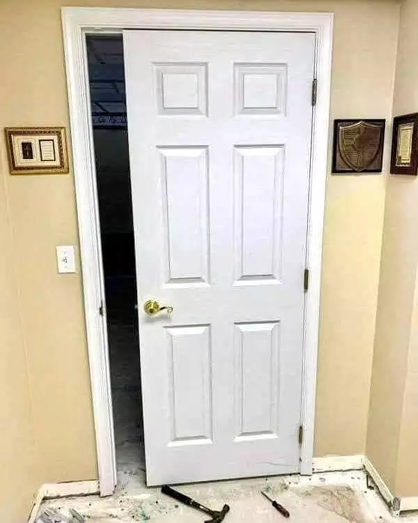 salah ukur pintu absurd © 2021 berbagai sumber