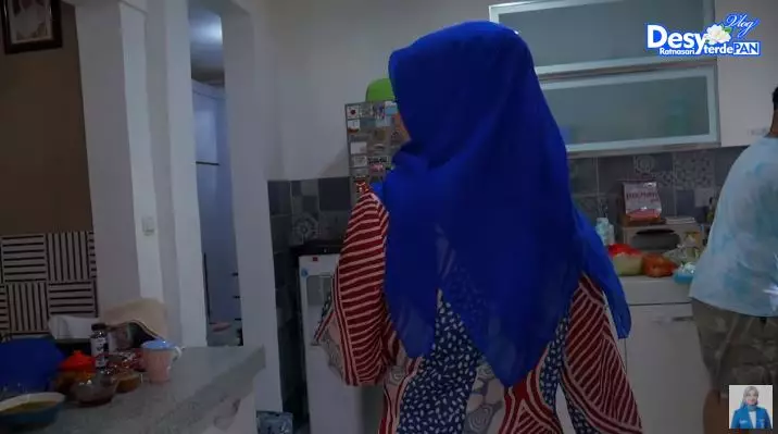 potret detail rumah masa kecil desy ratnasari © YouTube