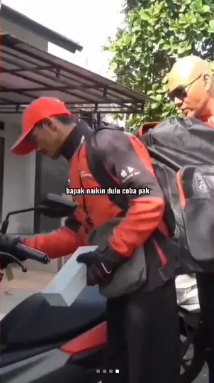 Deddy Corbuzier beri kurir HP dan motor Instagram