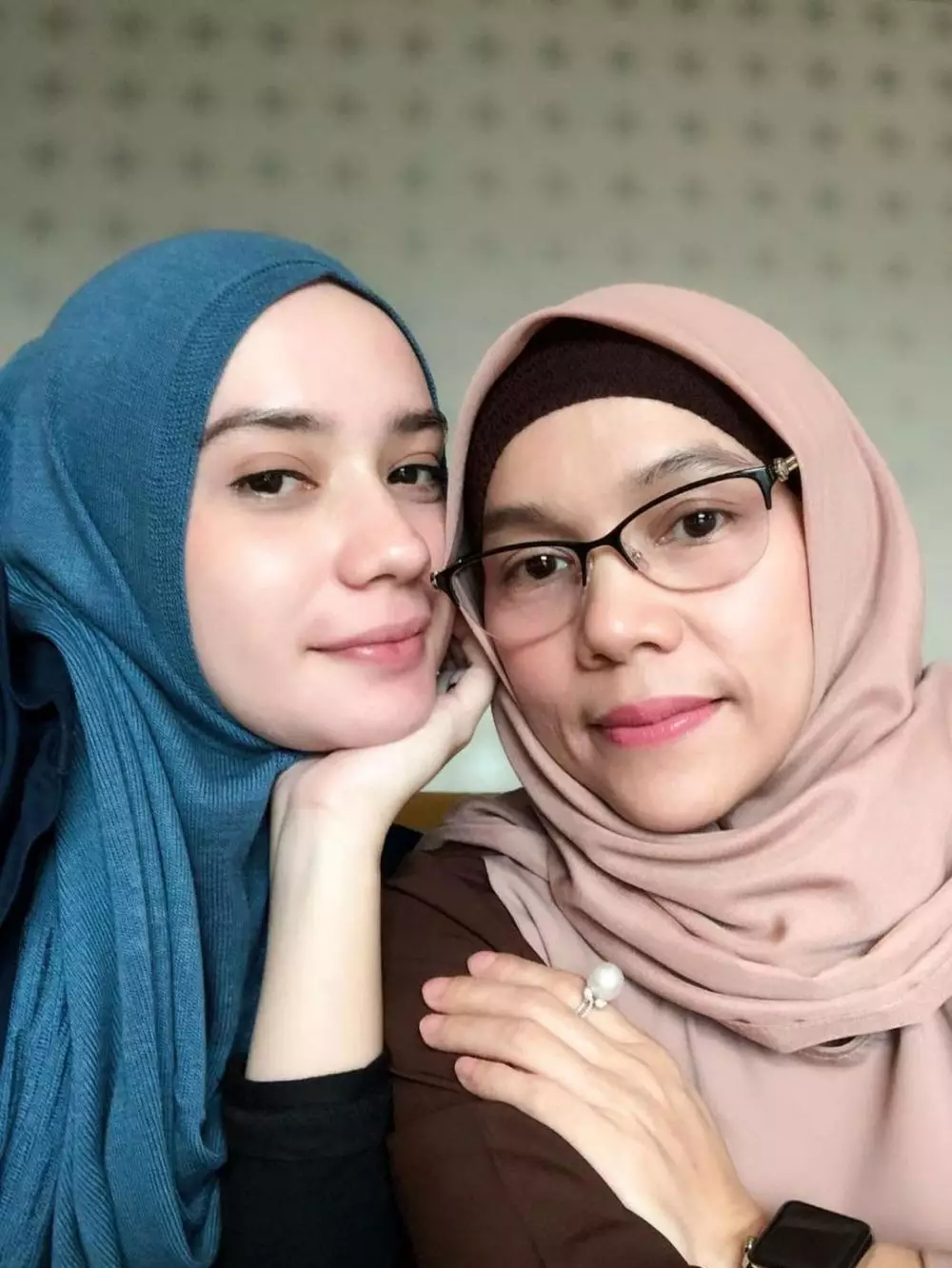 potret pesinetron cantik blasteran bareng ibu dari berbagai sumber potret pesinetron cantik blasteran bareng ibu dari berbagai sumber