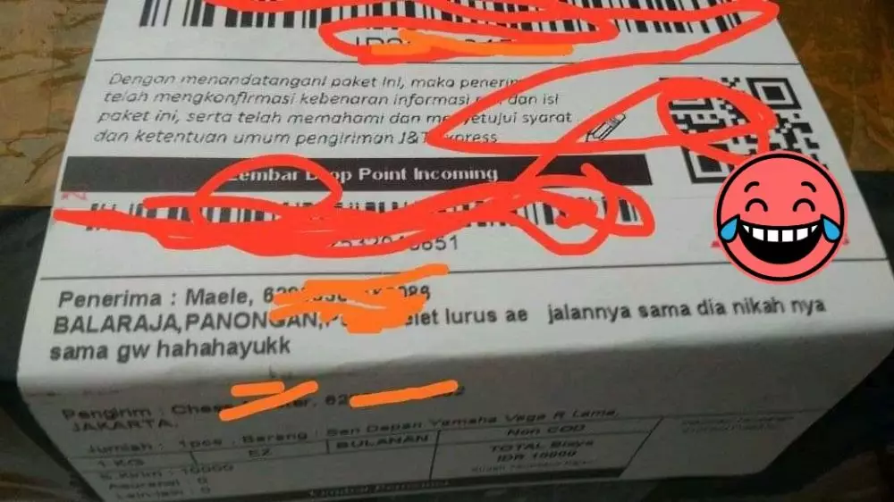 Curhat kocak di alamat paket © Twitter