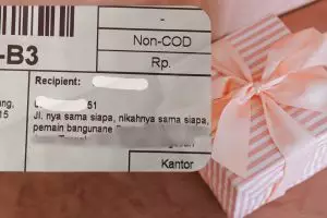 11 Curhatan lucu di alamat paket, bikin kurir pusing tujuh keliling