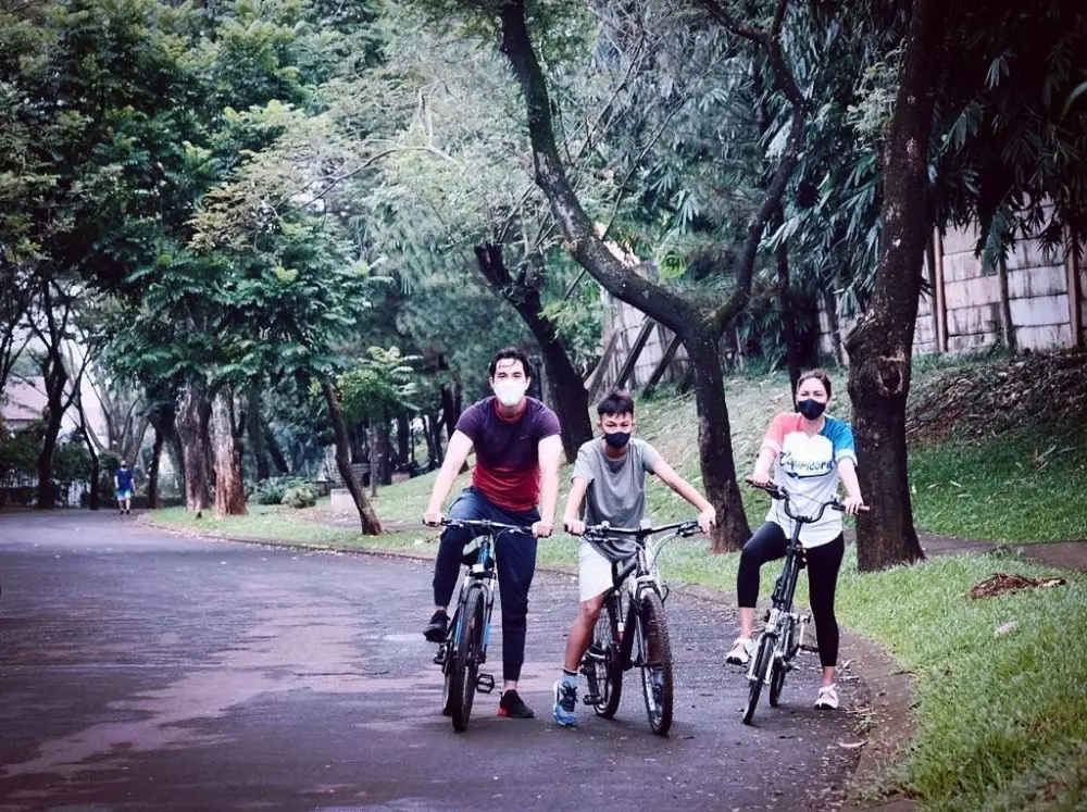 Seleb olahraga bareng anak © 2021 brilio.net