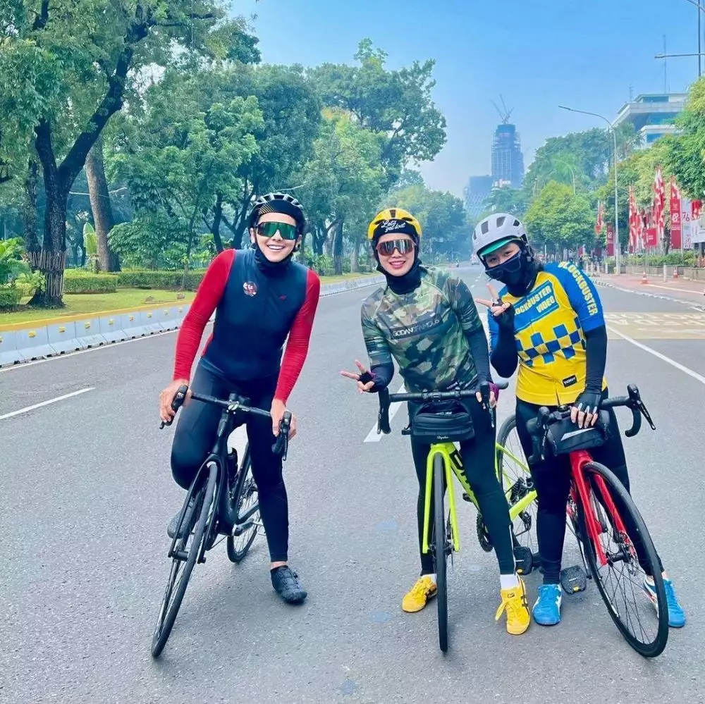 Seleb olahraga bareng anak © 2021 brilio.net