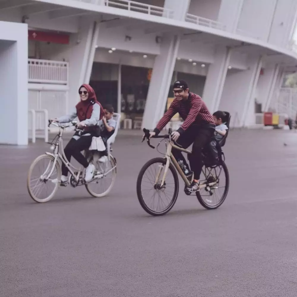 Seleb olahraga bareng anak © 2021 brilio.net