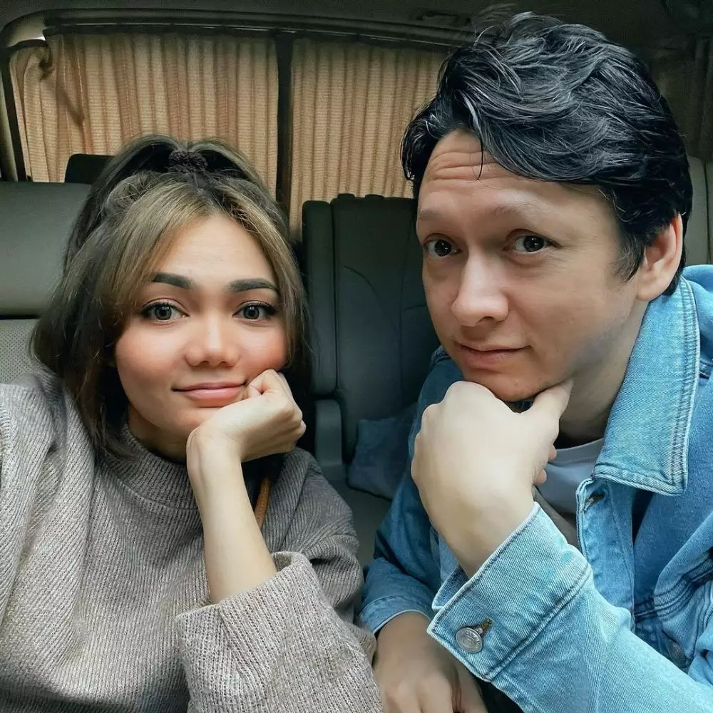 Seleb nikah di usia 35-an © 2021 berbagai sumber Seleb nikah di usia 35-an © 2021 berbagai sumber