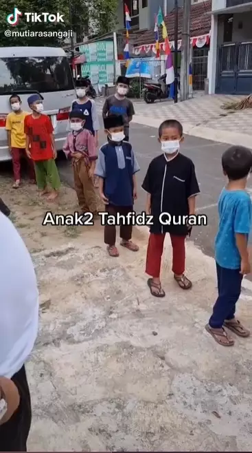Viral warung berjalan untuk anak-anak bayar pakai doa TikTok Viral warung berjalan untuk anak-anak bayar pakai doa TikTok