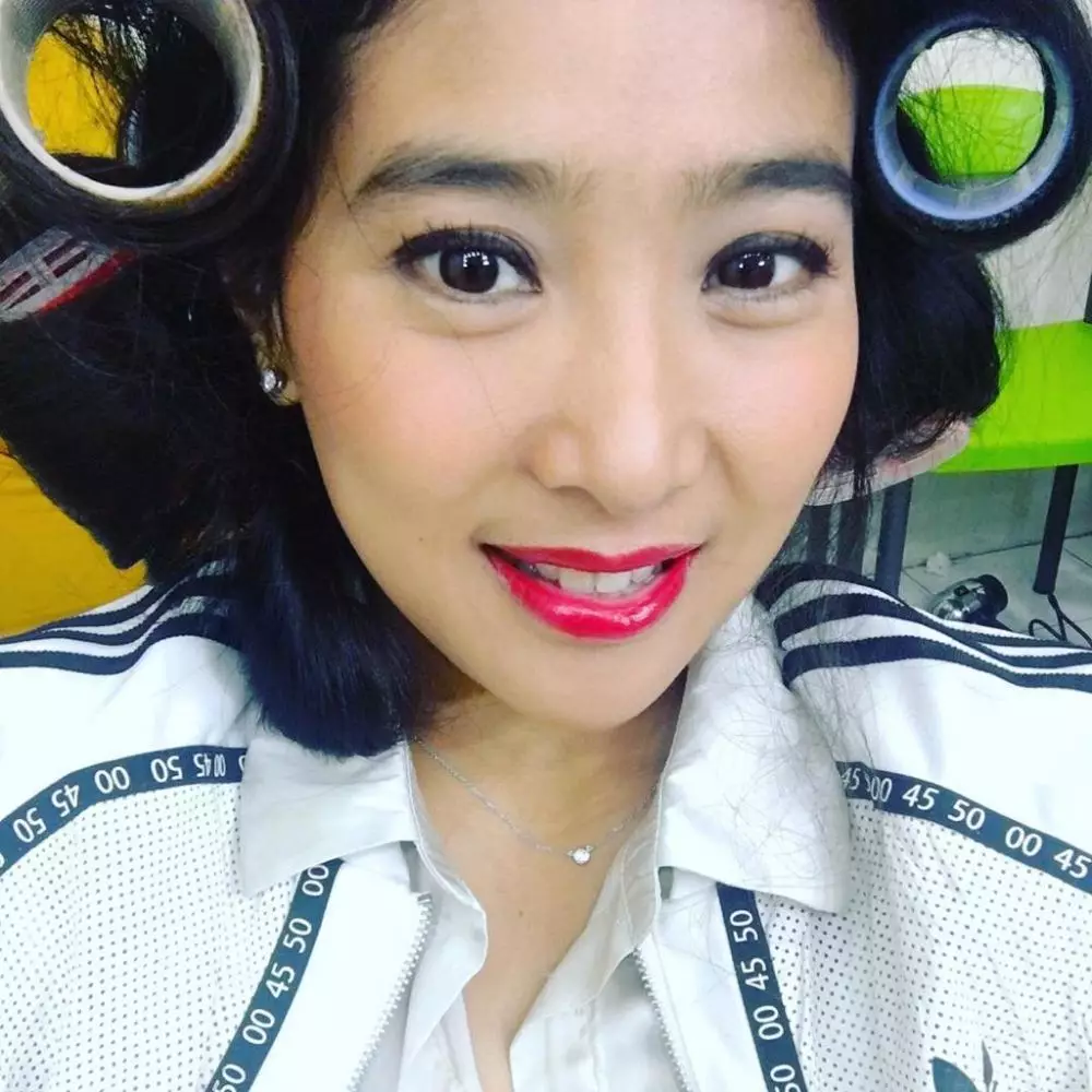 Olivia Zalianty bermakeup tebal © 2021 brilio.net Olivia Zalianty bermakeup tebal © 2021 brilio.net