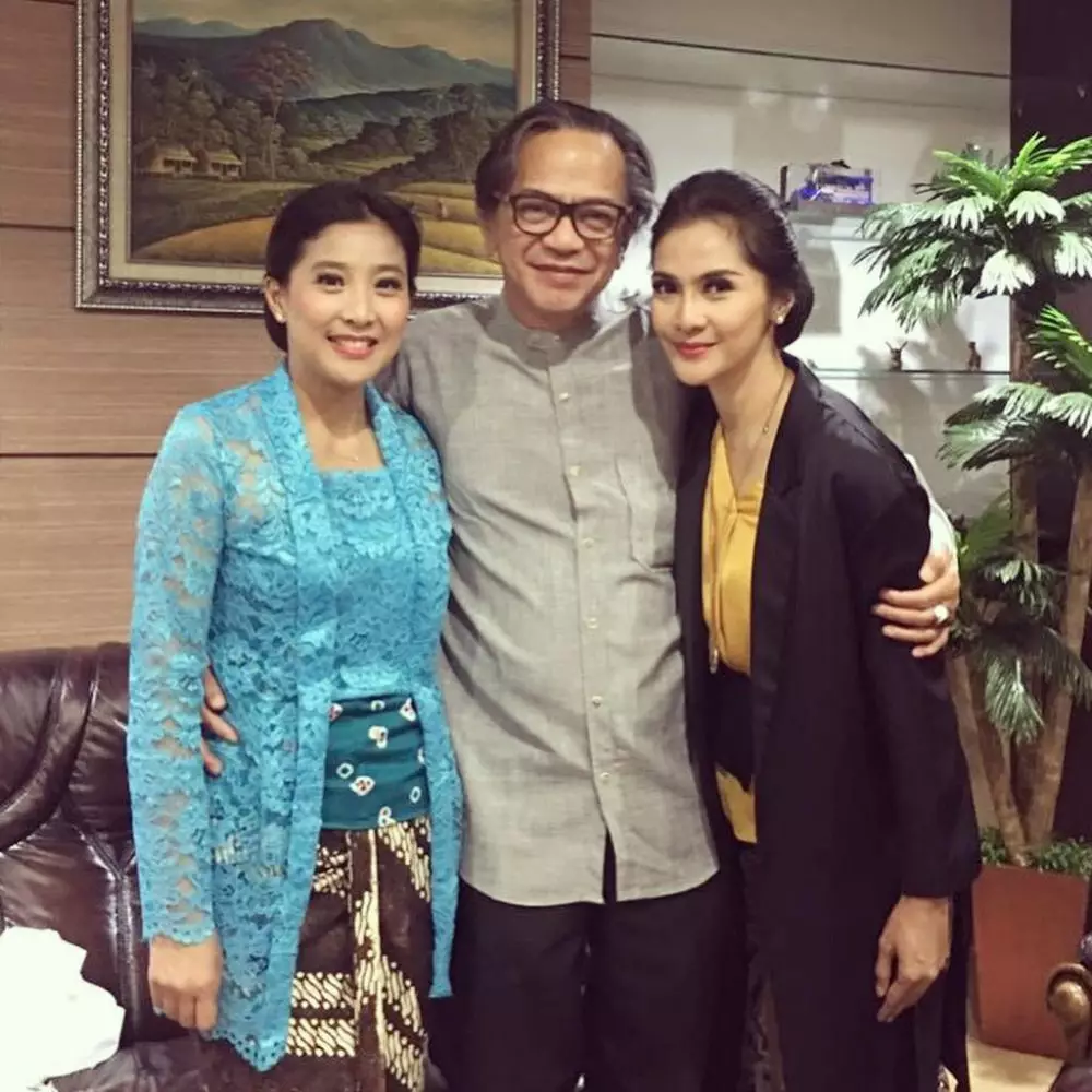 Olivia Zalianty bermakeup tebal © 2021 brilio.net Olivia Zalianty bermakeup tebal © 2021 brilio.net