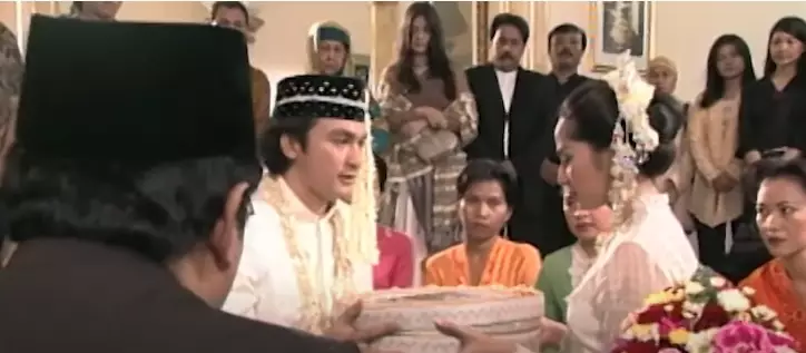 9 Potret lawas pernikahan Zaenab-Hendri di sinetron Si Doel, bikin nostalgia berbagai sumber