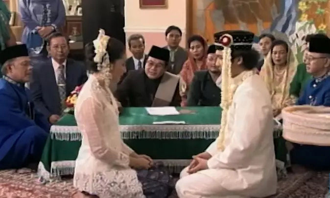 9 Potret lawas pernikahan Zaenab-Hendri di sinetron Si Doel, bikin nostalgia berbagai sumber