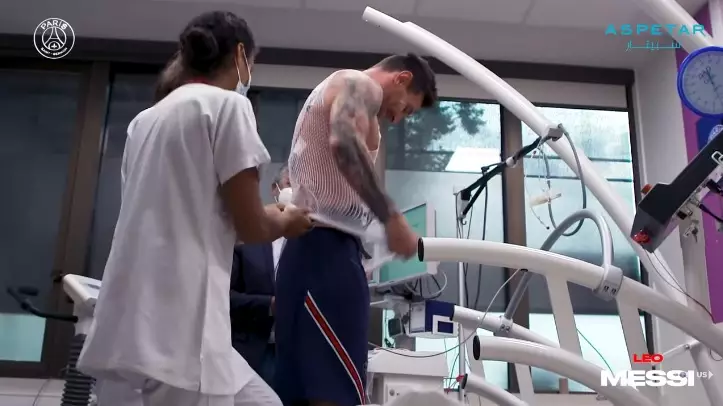 11 Potret hari pertama Leonel Messi di PSG, fans penuhi jalanan Paris berbagai sumber