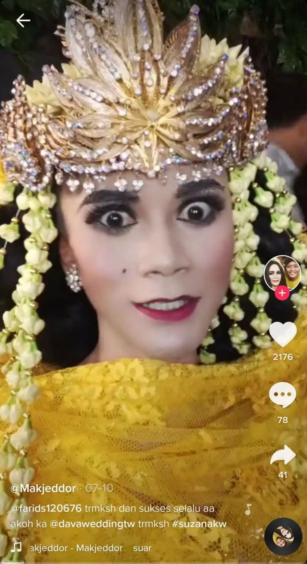 pria dandan mirip Suzanna © 2021 brilio.net pria dandan mirip Suzanna © 2021 brilio.net