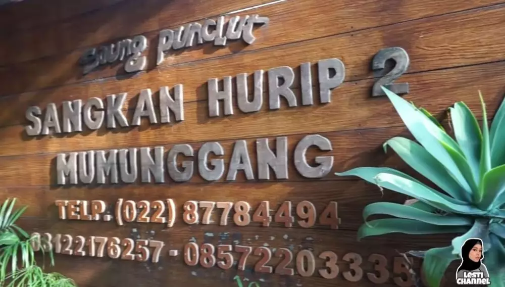 rumah makan Lesty © YouTube