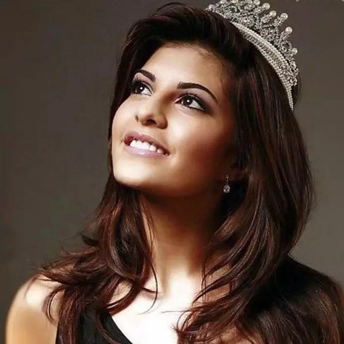 Transformasi Jacqueline Fernandez dari berbagai sumber Transformasi Jacqueline Fernandez dari berbagai sumber