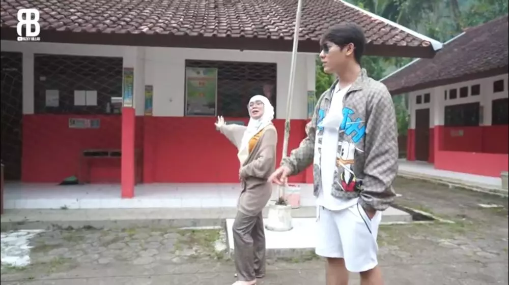 Penampakan sekolah Lesty © 2021 brilio.net