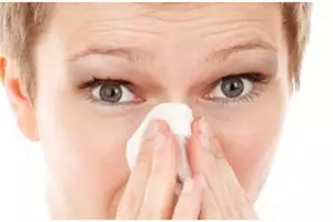 9 Makanan dan minuman ini dapat mengurangi bersin saat flu