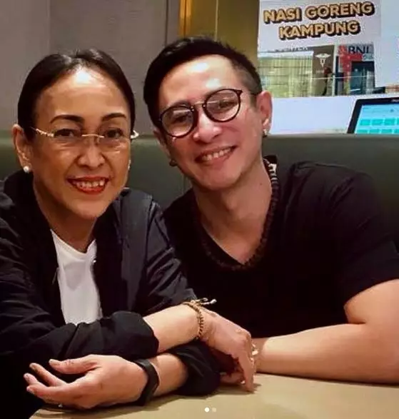 7 Potret kebersamaan Paundrakarna dan ibunda sukmawati berbagai sumber